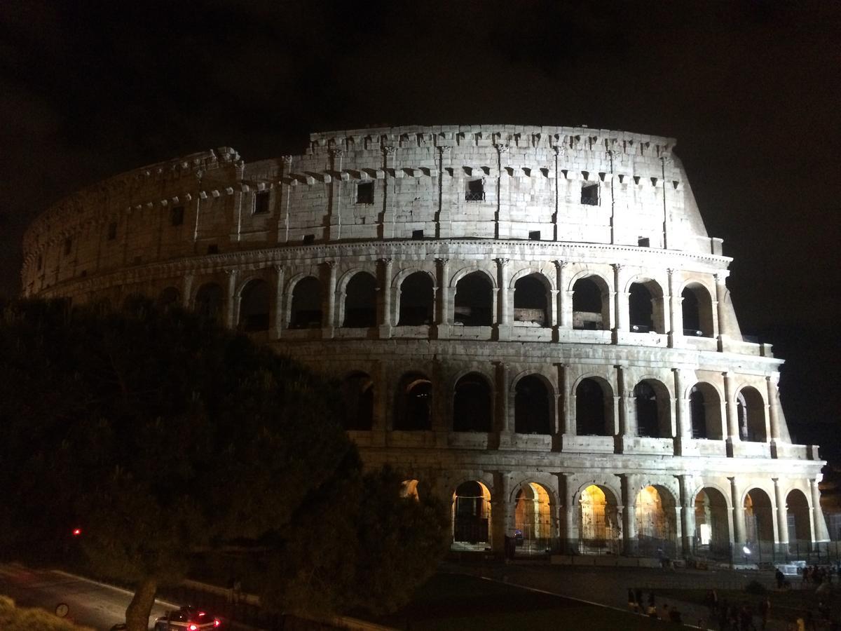 Alloggio Turistico Al Colosseo Roma Exterior foto